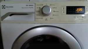 Máy giặt Electrolux báo lỗi E20