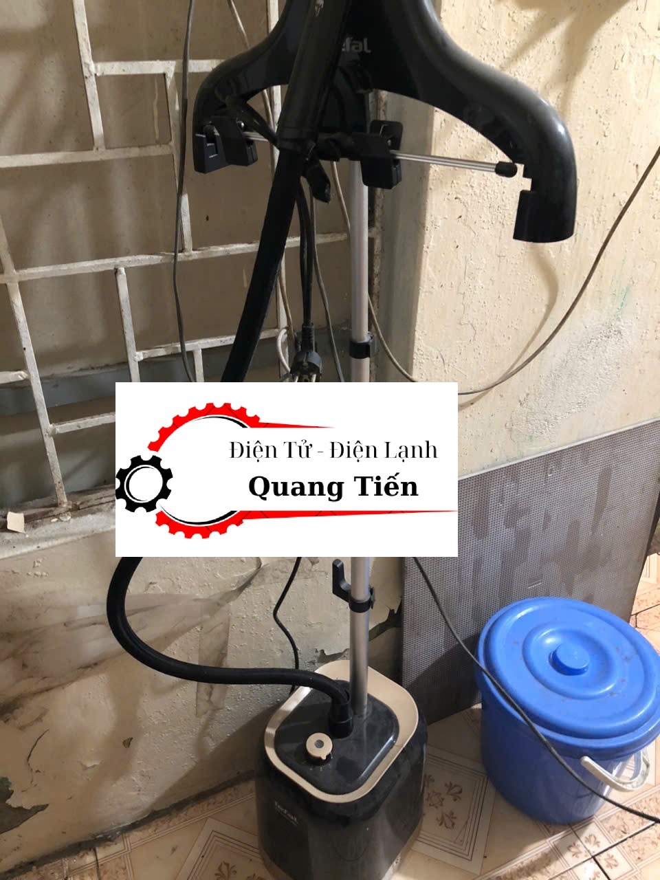 Sửa bàn là hơi nước đứng