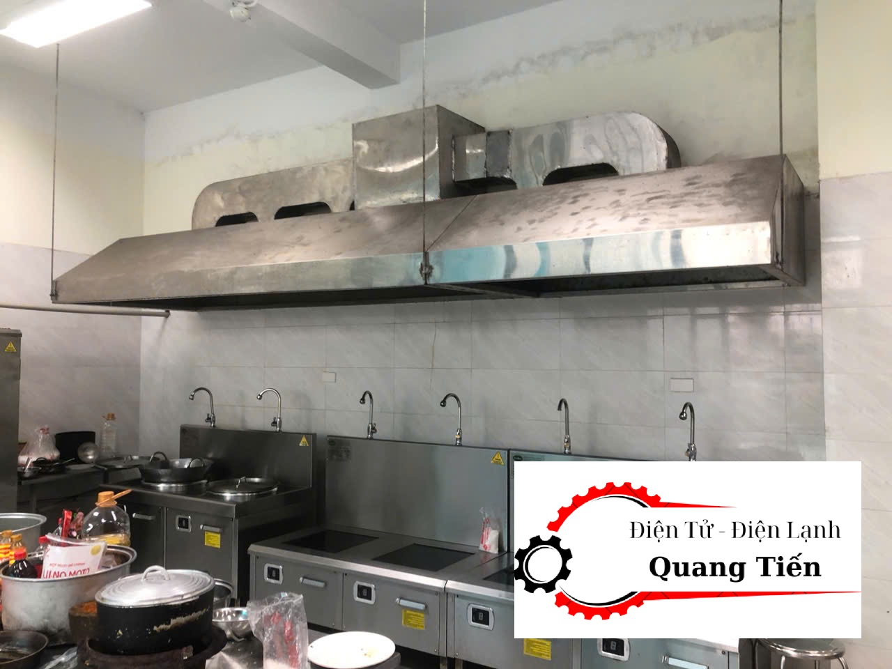 Lắp đặt máy hút mùi công nghiệp lớn ở Hà Nội